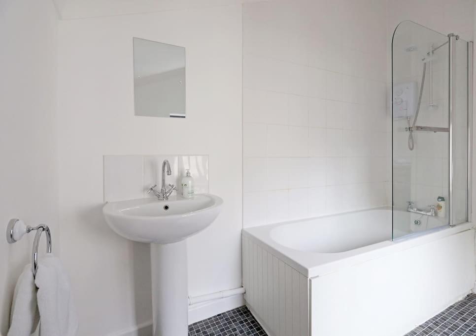 Convenient & Central 2-Bed House นอร์ริช ภายนอก รูปภาพ